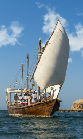 الإبحار بالمراكب الشراعية